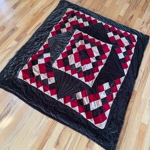 Luxury quilted throw New %0 x 60 inches